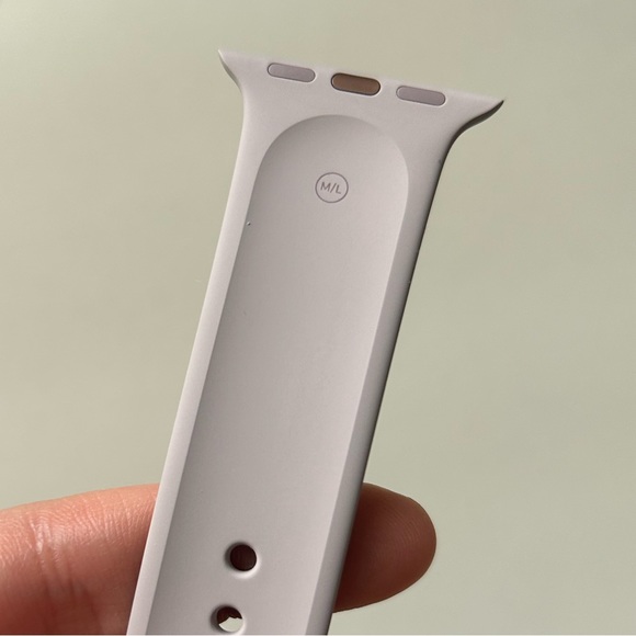 Apple Watch Sport Band Replacement Size M/L Purple - Picture 3 of 8